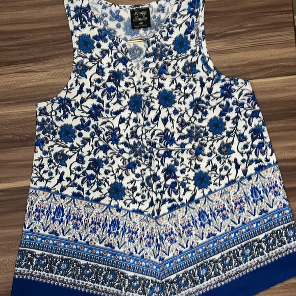 KNAPP STUDIO WHITE TANK WITH blue floral design - Picture 3 of 11